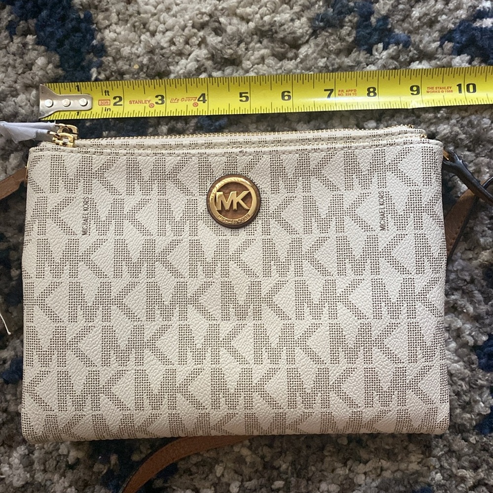 Micheal kors white/vanilla crossbody bag - Picture 8 of 9